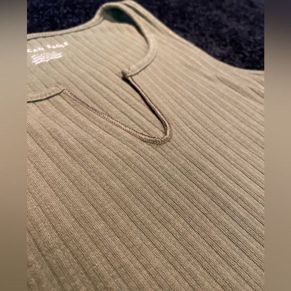 American Eagle Cropped Tank Top - Picture 3 of 4